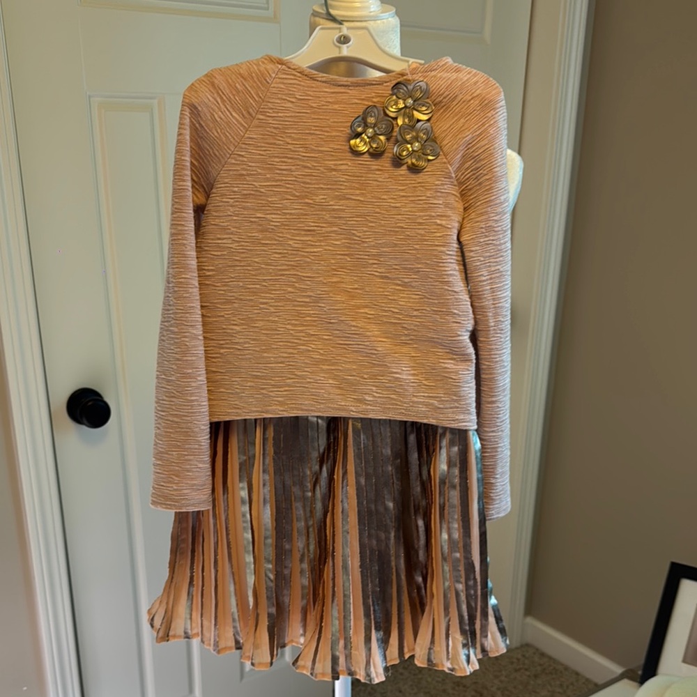 Stylish Kids Tan Top with Floral Accent